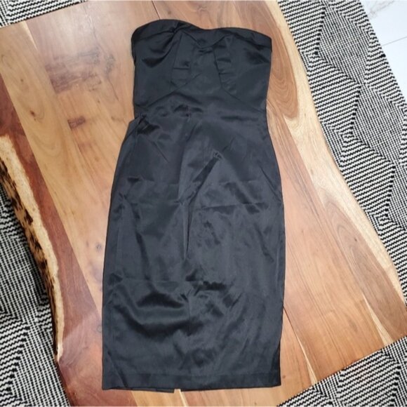 Vintage "Marilyn Monroe" Inspired Strapless Satin Dress - Picture 12 of 12